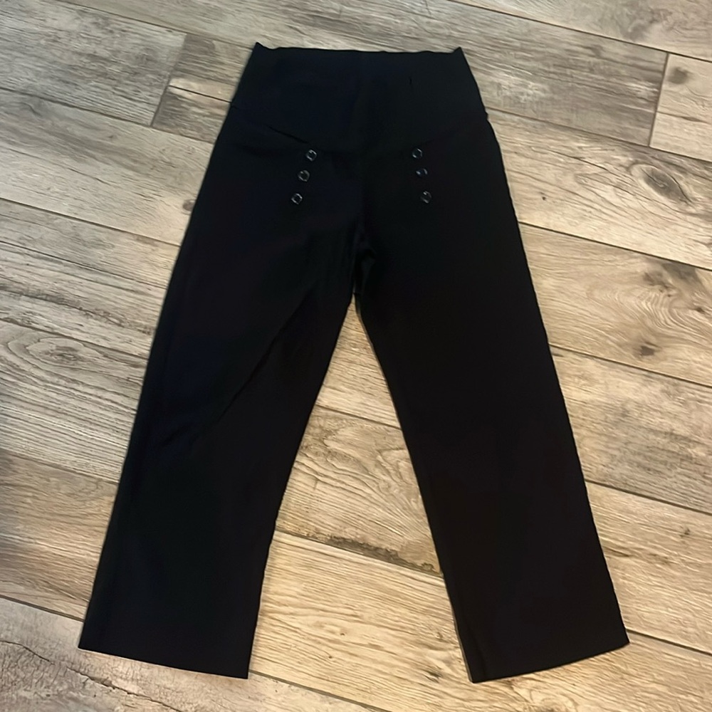 EUC JW black maternity capri pants, sz S